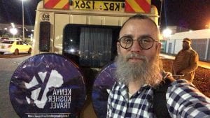 תמונה של לקוח מרוצה מטיול ספארי כשר באפריקה